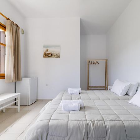 White Lily Aparthotel Skopelos Town Exterior photo