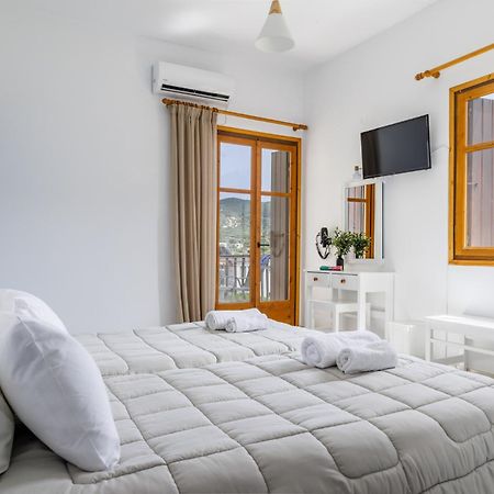 White Lily Aparthotel Skopelos Town Exterior photo