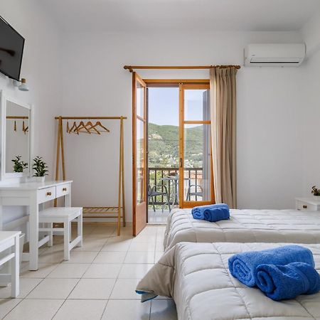 White Lily Aparthotel Skopelos Town Exterior photo