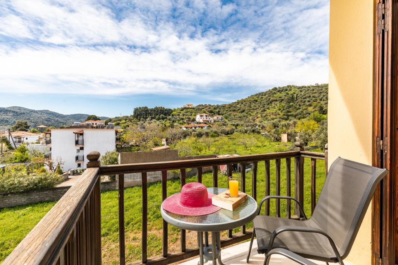 White Lily Aparthotel Skopelos Town Exterior photo