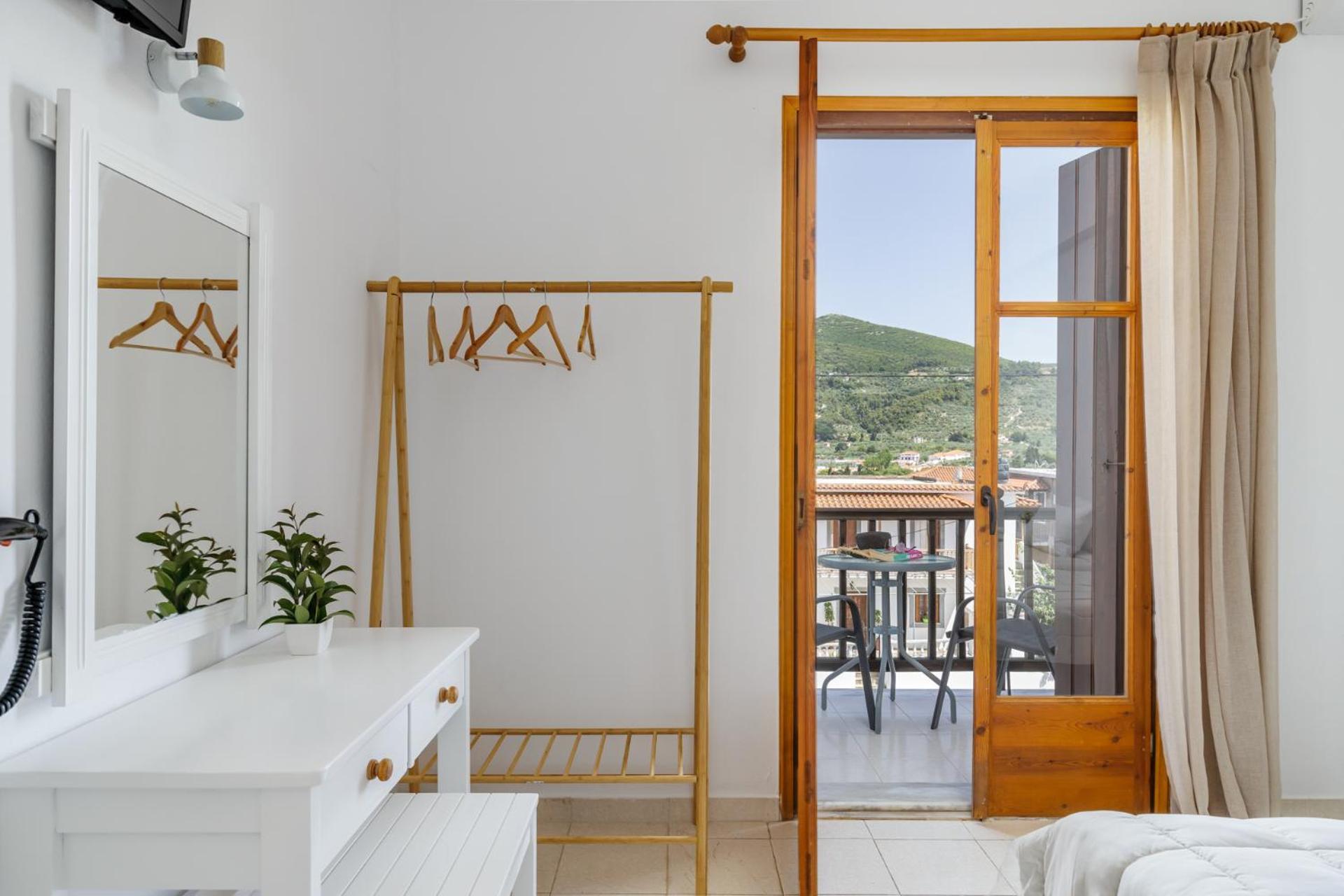 White Lily Aparthotel Skopelos Town Exterior photo